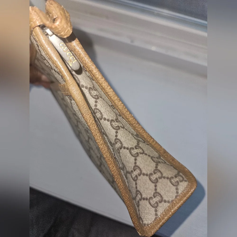 SOLD Gucci Interlocking GG Pouch/Clutch/Cosmetic Bag - Picture 5 of 16